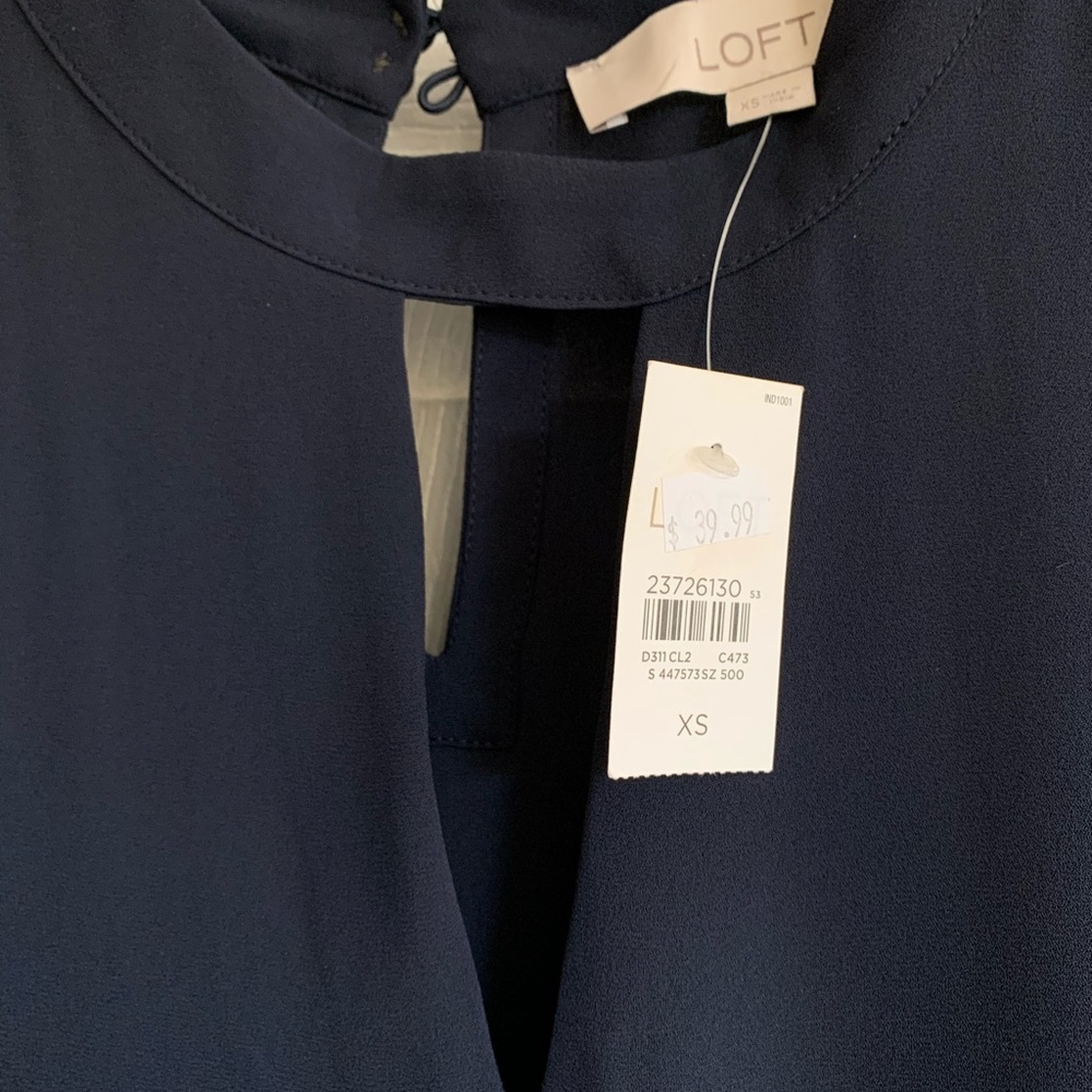 NWT LOFT High-Neck Keyhole Sleeveless Blouse - Picture 2 of 5